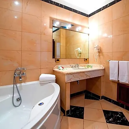 Szálloda Th - Florio Park 4*